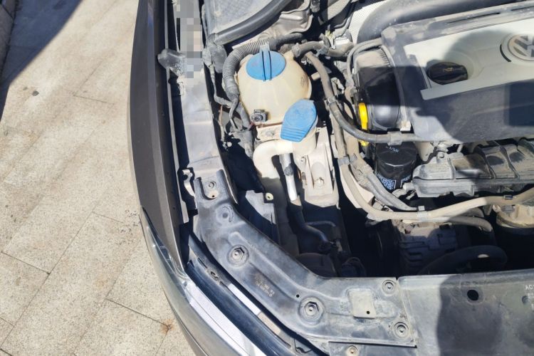 Used Volkswagen Passat 2014 1.8TSI DSG Prestige Edition Engine Bay Right