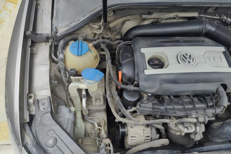 Used Volkswagen Passat 2014 1.8TSI DSG Prestige Edition Engine Bay Right