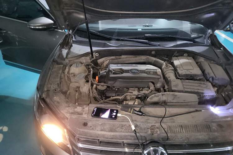 Used Volkswagen Passat 2014 1.8TSI DSG Prestige Edition Engine Bay Right