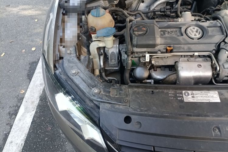 Used Volkswagen Passat 2014 1.4TSI Manual Luxury Edition Engine Bay Right