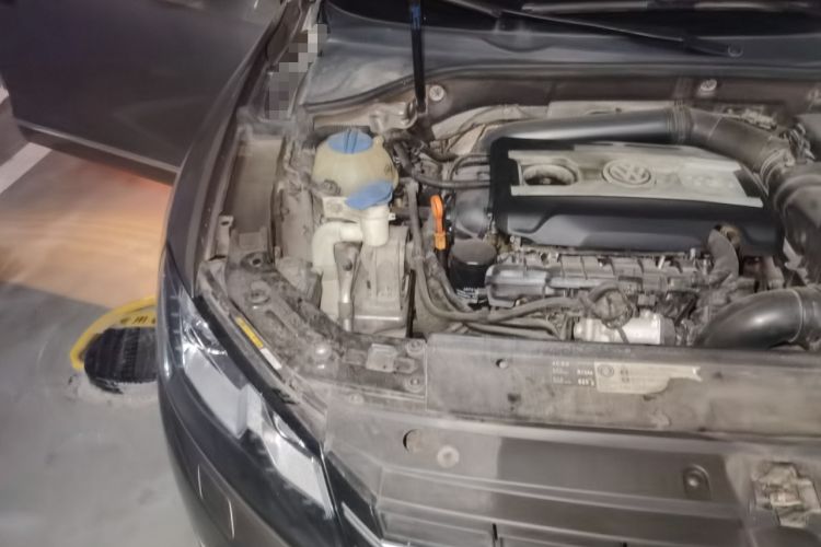 Used Volkswagen Passat 2014 1.8TSI DSG Prestige Edition Engine Bay Right