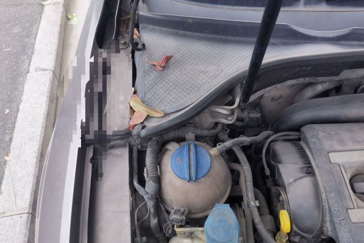 Used Volkswagen Passat 2014 1.8TSI DSG Prestige Edition Engine Bay Right