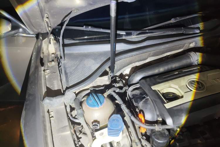 Used Volkswagen Passat 2014 1.8TSI DSG Prestige Edition Engine Bay Right