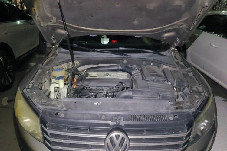Used Volkswagen Passat 2014 1.8TSI DSG Prestige Edition Engine Bay