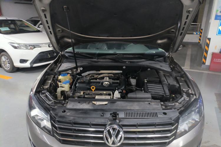 Used Volkswagen Passat 2014 1.4TSI Manual Luxury Edition Engine Bay