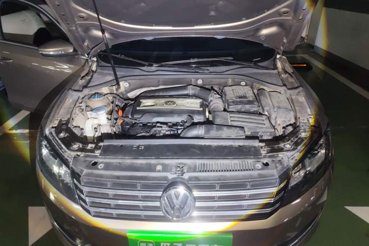 Used Volkswagen Passat 2014 1.8TSI DSG Prestige Edition Engine Bay