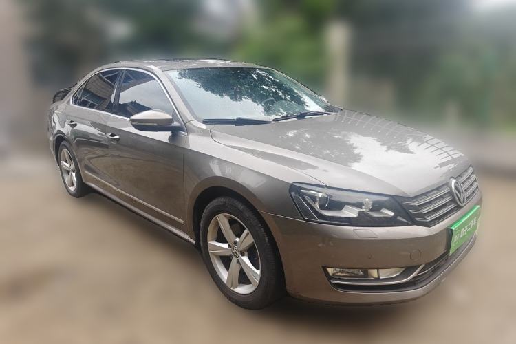 Used Volkswagen Passat 2014 1.8TSI DSG Prestige Edition Front Right 45 Deg
