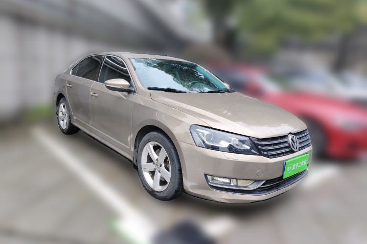 Used Volkswagen Passat 2014 1.8TSI DSG Prestige Edition Front Right 45 Deg