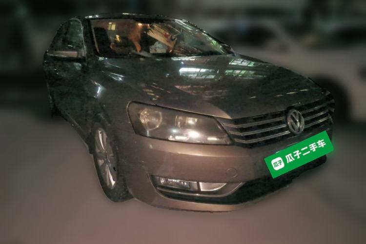 Used Volkswagen Passat 2014 1.8TSI DSG Prestige Edition Front Right 45 Deg