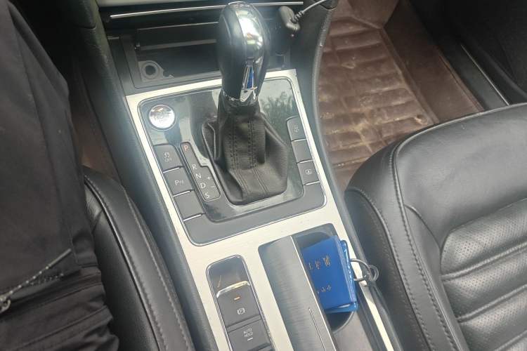 Used Volkswagen Passat 2014 1.8TSI DSG Prestige Edition Gear Lever
