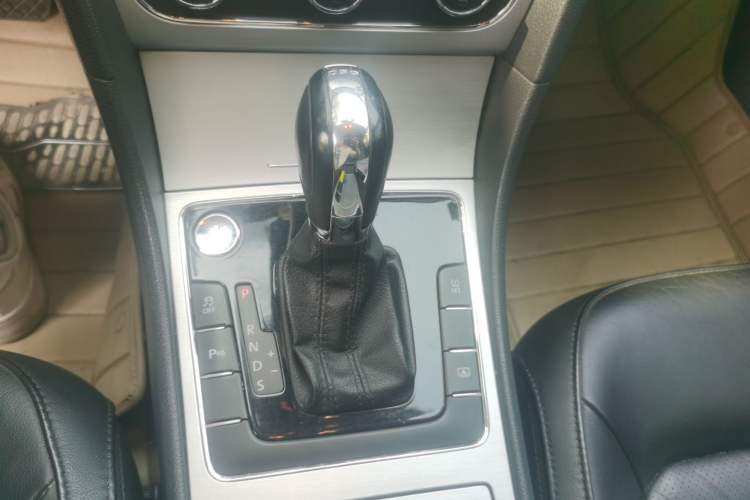 Used Volkswagen Passat 2014 1.8TSI DSG Prestige Edition Gear Lever