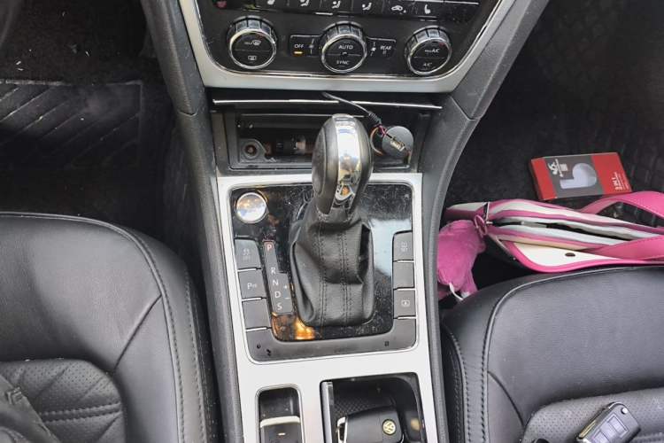 Used Volkswagen Passat 2014 1.8TSI DSG Prestige Edition Gear Lever