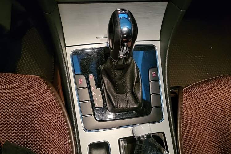 Used Volkswagen Passat 2014 1.8TSI DSG Prestige Edition Gear Lever