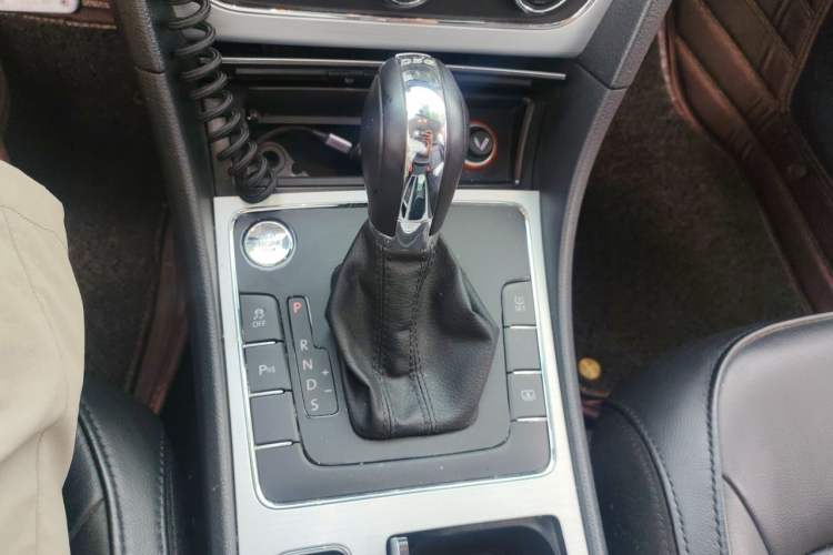 Used Volkswagen Passat 2014 1.8TSI DSG Prestige Edition Gear Lever