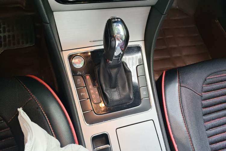 Used Volkswagen Passat 2014 1.8TSI DSG Prestige Edition Gear Lever