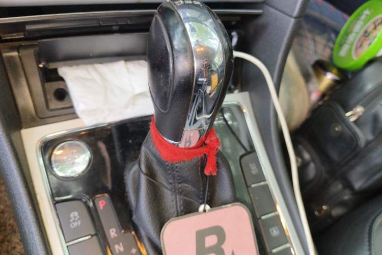 Used Volkswagen Passat 2014 1.8TSI DSG Prestige Edition Gear Lever