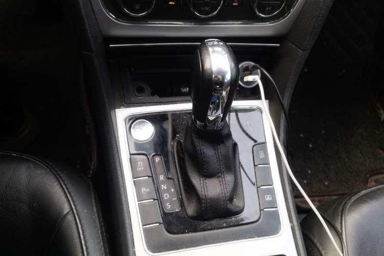 Used Volkswagen Passat 2014 1.8TSI DSG Prestige Edition Gear Lever