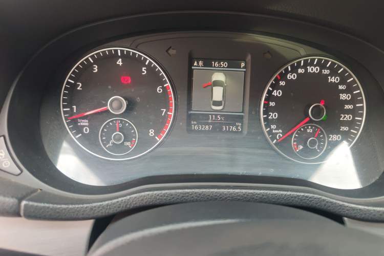 Used Volkswagen Passat 2014 1.8TSI DSG Prestige Navigation Edition Instrument Cluster