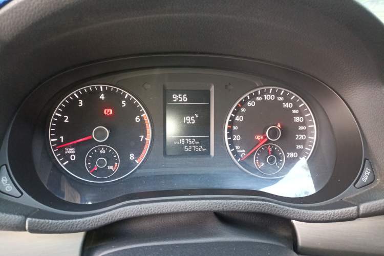 Used Volkswagen Passat 2014 1.4TSI Manual Luxury Edition Instrument Cluster
