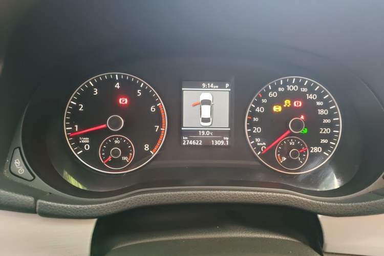 Used Volkswagen Passat 2014 1.8TSI DSG Prestige Edition Instrument Cluster