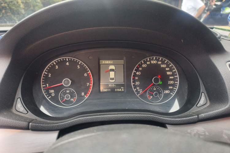 Used Volkswagen Passat 2014 1.8TSI DSG Prestige Edition Instrument Cluster