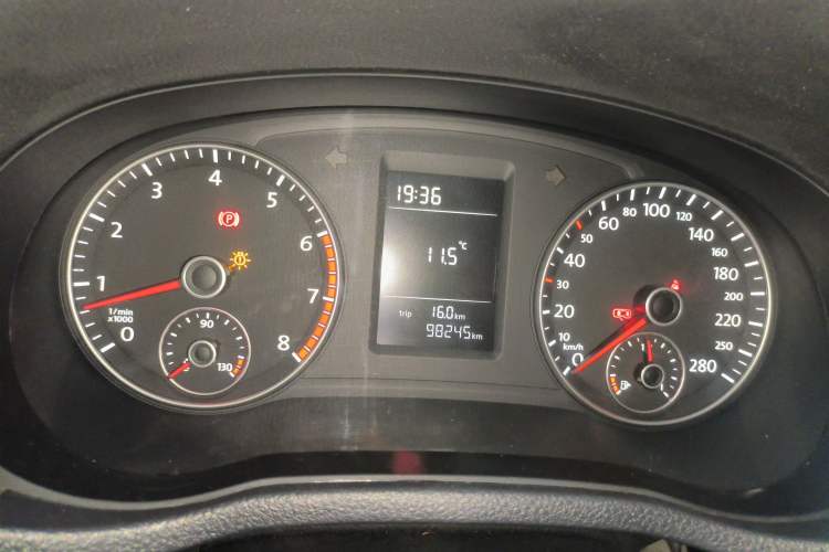 Used Volkswagen Passat 2014 1.4TSI Manual Luxury Edition Instrument Cluster