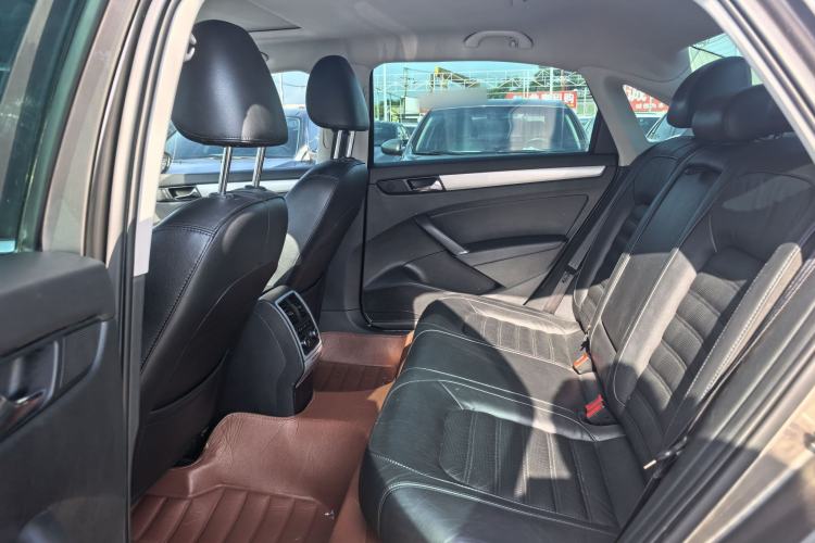 Used Volkswagen Passat 2014 1.8TSI DSG Prestige Edition Interior 3