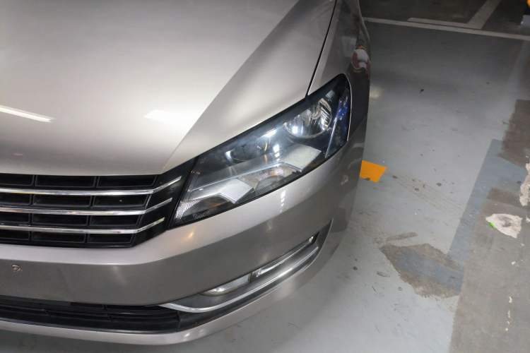 Used Volkswagen Passat 2014 1.4TSI Manual Luxury Edition Left Front Headlight