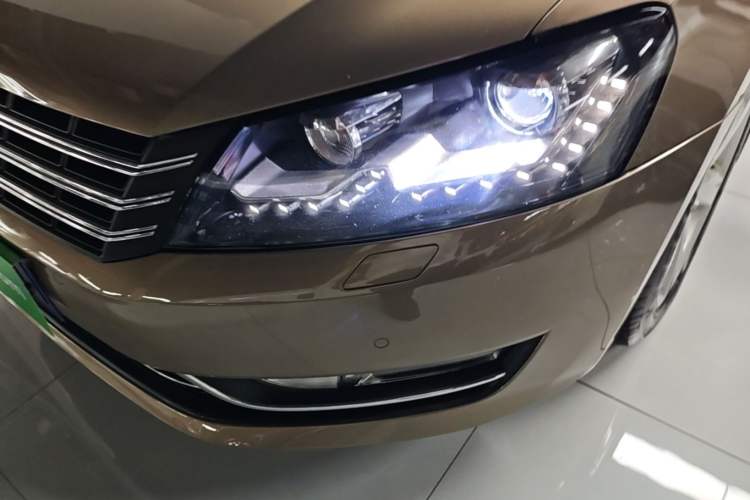 Used Volkswagen Passat 2014 1.8TSI DSG Prestige Edition Left Front Headlight