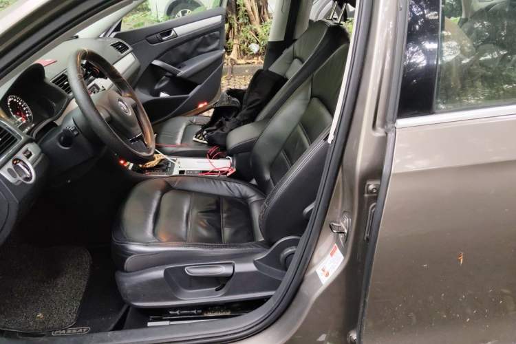 Used Volkswagen Passat 2014 1.8TSI DSG Prestige Edition Left Front Seat