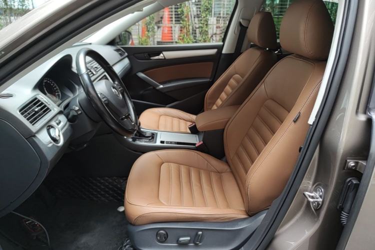 Used Volkswagen Passat 2014 2.0 TSI DSG Prestige Navigation Edition Left Front Seat