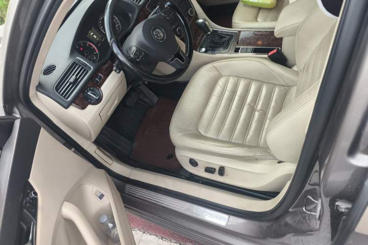 Used Volkswagen Passat 2014 1.8TSI DSG Prestige Edition Left Front Seat