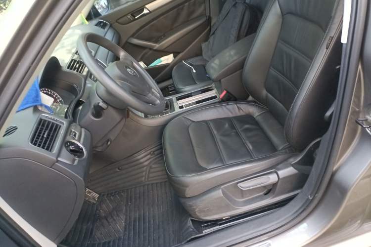 Used Volkswagen Passat 2014 1.4TSI Manual Luxury Edition Left Front Seat