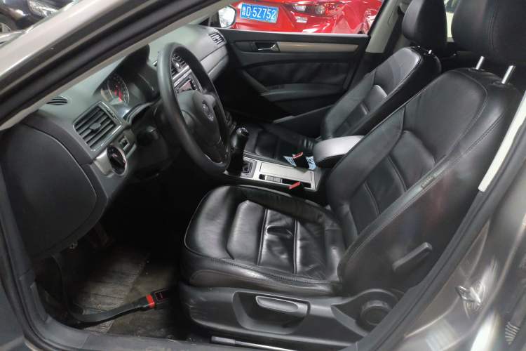 Used Volkswagen Passat 2014 1.4TSI Manual Luxury Edition Left Front Seat