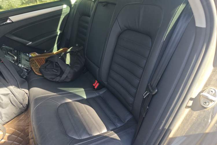 Used Volkswagen Passat 2014 1.8TSI DSG Prestige Edition Left Rear Seat
