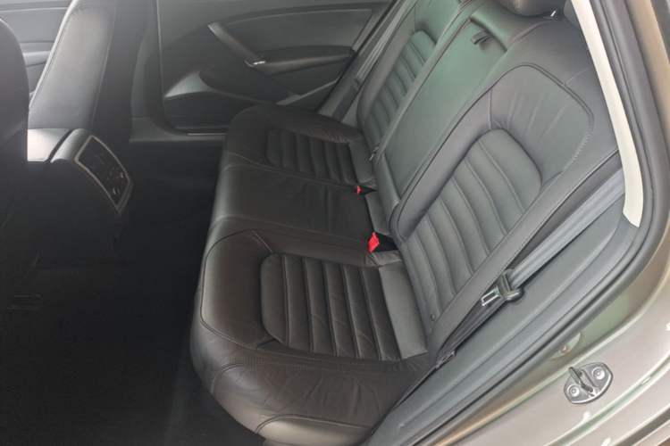 Used Volkswagen Passat 2014 1.8TSI DSG Prestige Edition Left Rear Seat
