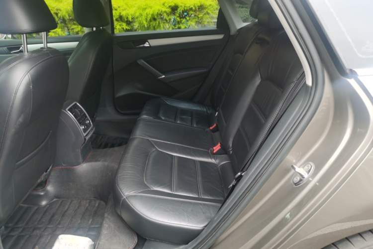 Used Volkswagen Passat 2014 1.8TSI DSG Prestige Edition Left Rear Seat
