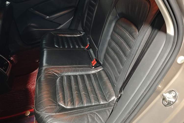Used Volkswagen Passat 2014 1.8TSI DSG Prestige Edition Left Rear Seat