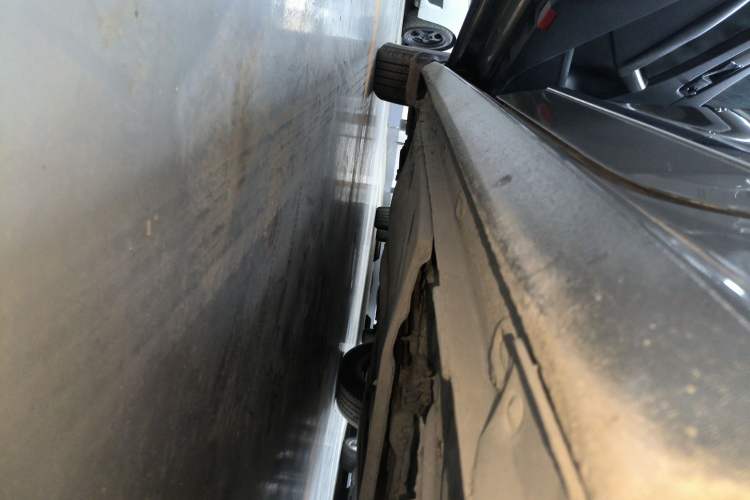 Used Volkswagen Passat 2014 1.4TSI Manual Luxury Edition Left Side Sill