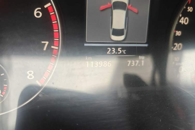 Used Volkswagen Passat 2014 1.8TSI DSG Prestige Edition Odometer Close Up