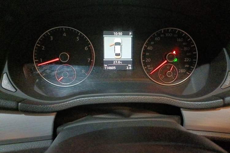 Used Volkswagen Passat 2014 1.8TSI DSG Prestige Edition Odometer Close Up