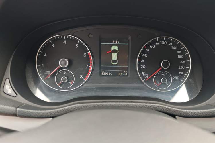 Used Volkswagen Passat 2014 1.8TSI DSG Prestige Edition Odometer Close Up