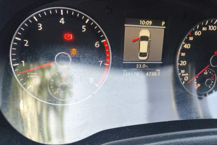 Used Volkswagen Passat 2014 2.0 TSI DSG Prestige Edition Odometer Close Up