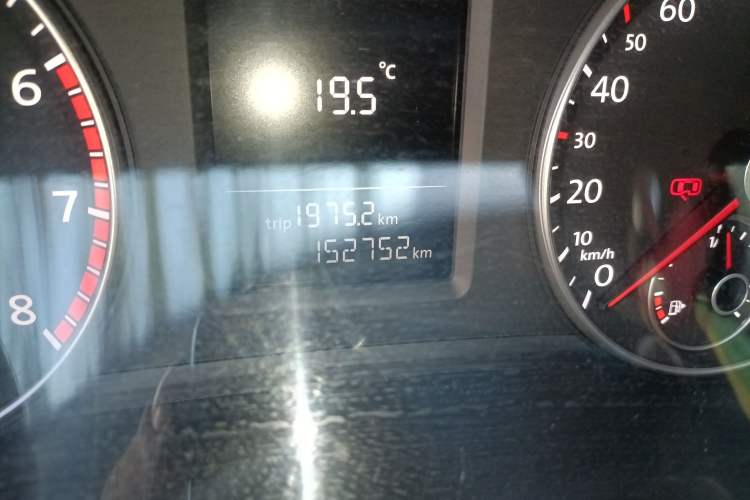 Used Volkswagen Passat 2014 1.4TSI Manual Luxury Edition Odometer Close Up