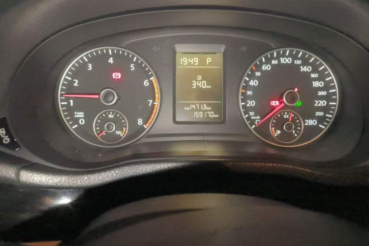 Used Volkswagen Passat 2014 1.8TSI DSG Prestige Edition Odometer Close Up