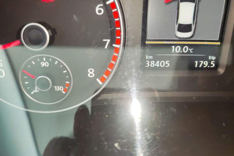 Used Volkswagen Passat 2014 2.0 TSI DSG Prestige Edition Odometer Close Up