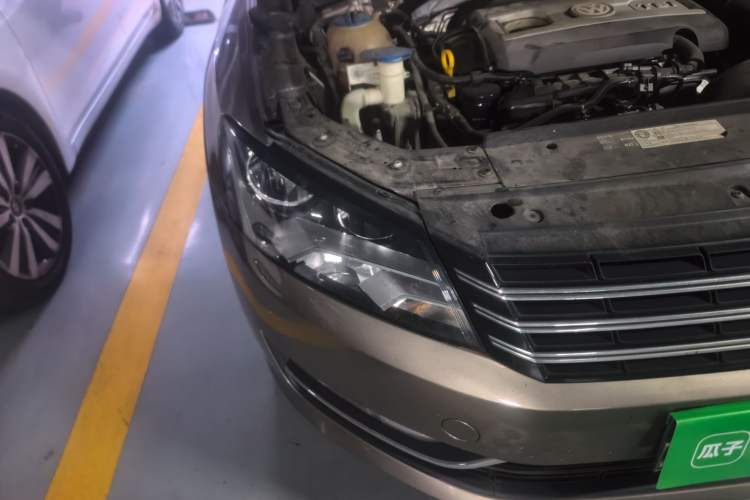 Used Volkswagen Passat 2014 1.8TSI DSG Prestige Edition Right Front Headlight