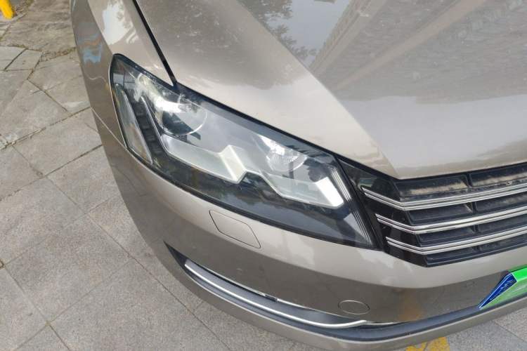Used Volkswagen Passat 2014 1.8TSI DSG Prestige Edition Right Front Headlight