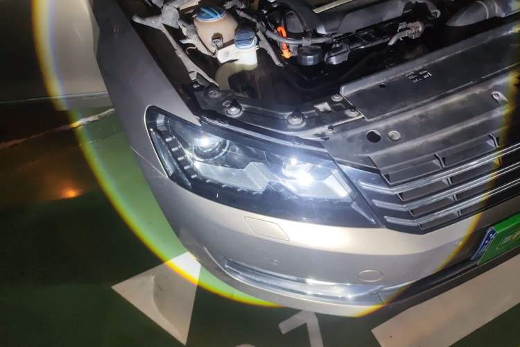 Used Volkswagen Passat 2014 1.8TSI DSG Prestige Edition Right Front Headlight
