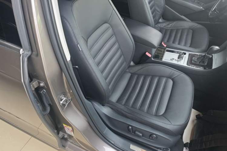 Used Volkswagen Passat 2014 1.8TSI DSG Prestige Edition Right Front Seat
